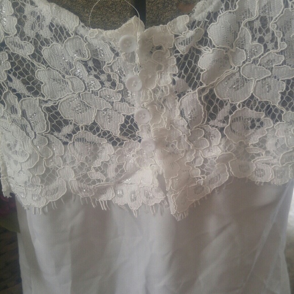 Lace top - Picture 2 of 3